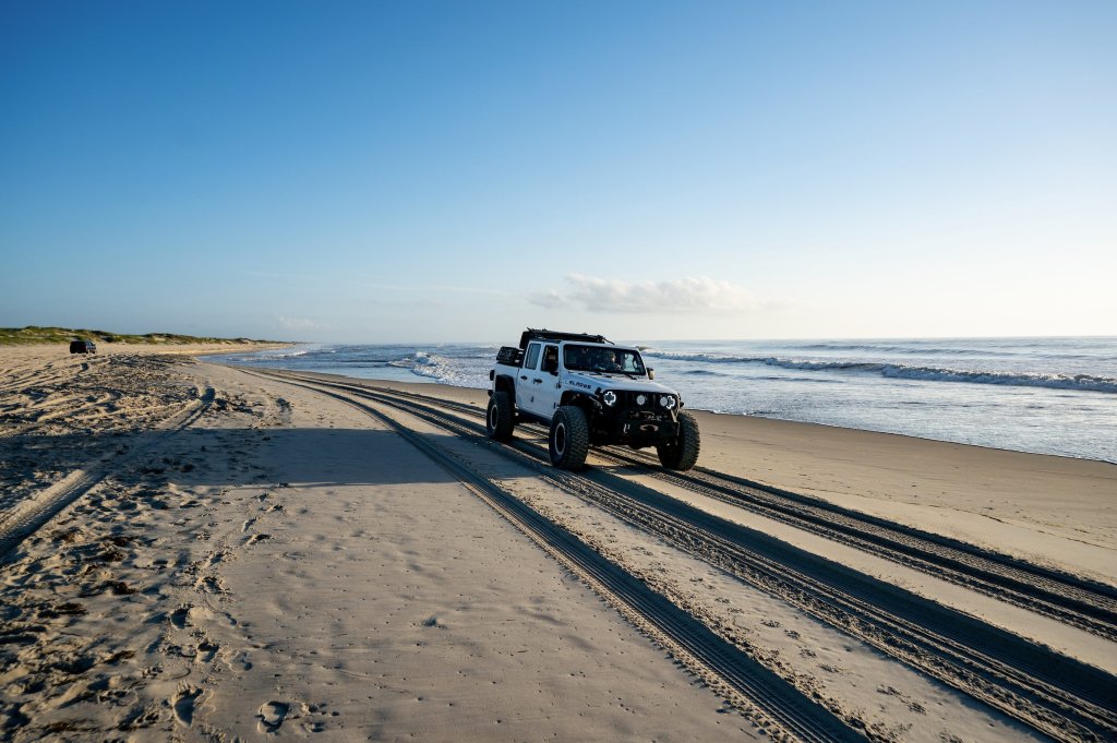 4x4 beach photo